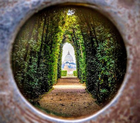 aventine keyhole rome italy